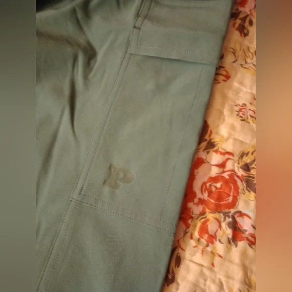 NWT Olive Green High Rise Cargo Pants for Women - Relaxed Fit - Picture 10 of 16